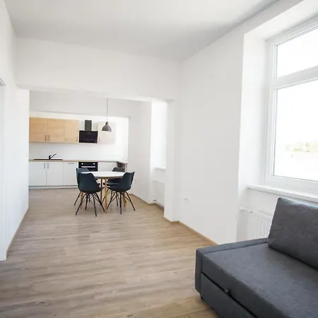 Newly Renovated Near Park Tivoli With Free Parking *